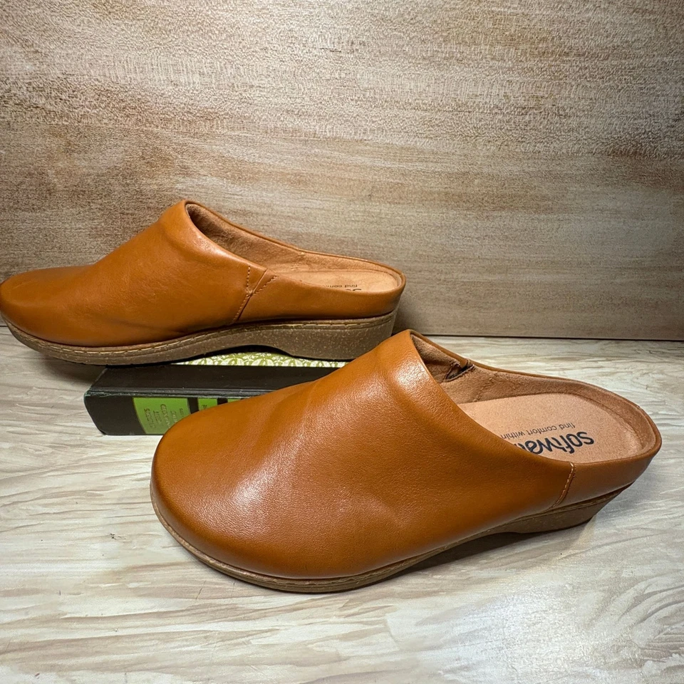 Zuecos de cuero SoftWalk Arvada para mujer sin cordones 12 equipaje cómodos cuña mula Foto 3 de 4