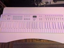 Arturia KeyLab Essential 61 mk3 Alpine White Limited Edition, barely used