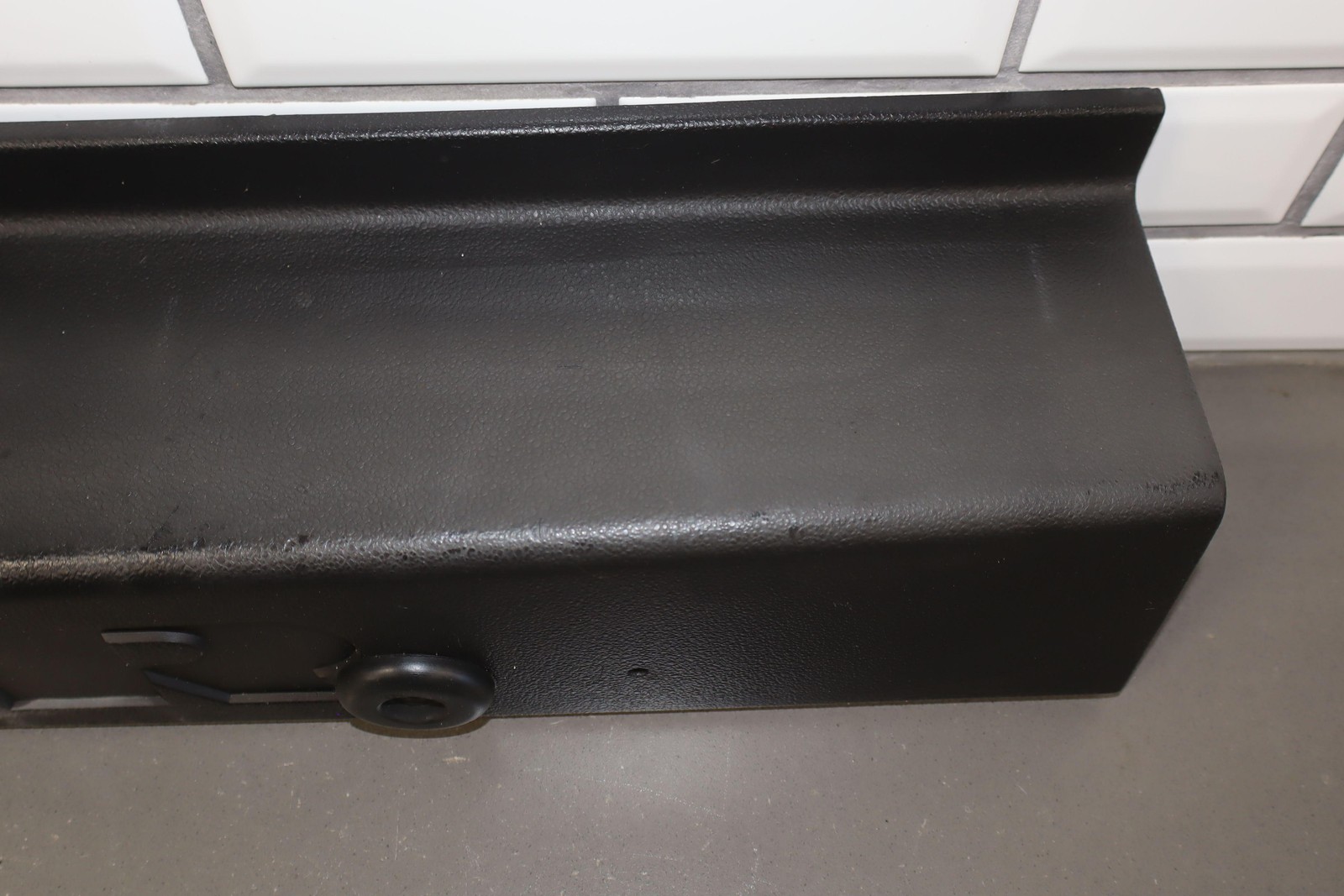 06-09 Hummer H2 SUV Rear Center Bumper Cover Section *Missing Tabs*