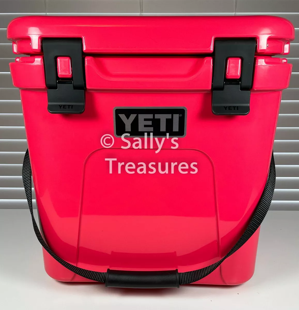 Yeti - Roadie 24 Hard Cooler, Bimini Pink