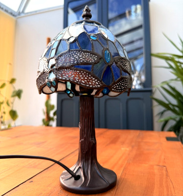 Münster blaue Libelle Tiffany Tischlampe Buntglas Metall 30x15cm 195£