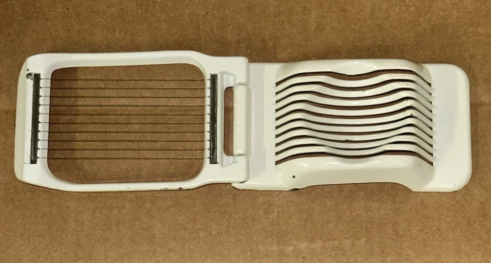 Cortadora de huevos de alambre dúplex Westmark Alemania aluminio acero inoxidable vintage blanca Foto 2 de 4