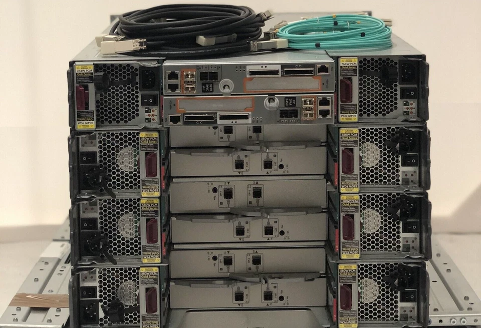 Dell M1000e M630 y HPE 3PAR 8200 10GBIT 46TB iSCSi SAN (2 TB RAM 384 núcleos) Foto 3 de 3