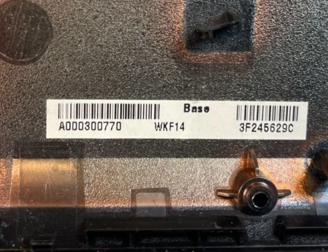Carcasa base inferior para portátil TOSHIBA Satellite L55-B5133, L55-B5294 Foto 3 de 4