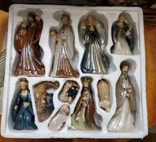 Kirkland Home Woodland Collection 11 Piece Nativity Set Glazed Ceramic Wood Base