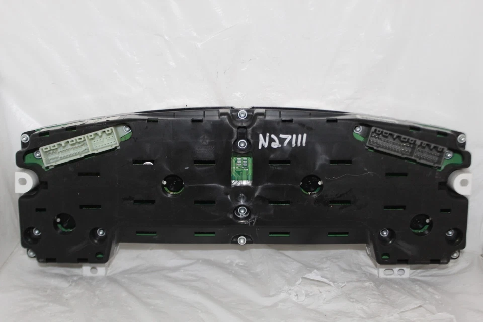 Cuadro de instrumentos velocímetro Dodge Magnum 2007 y 08/cargador 124.136 millas Foto 2 de 3