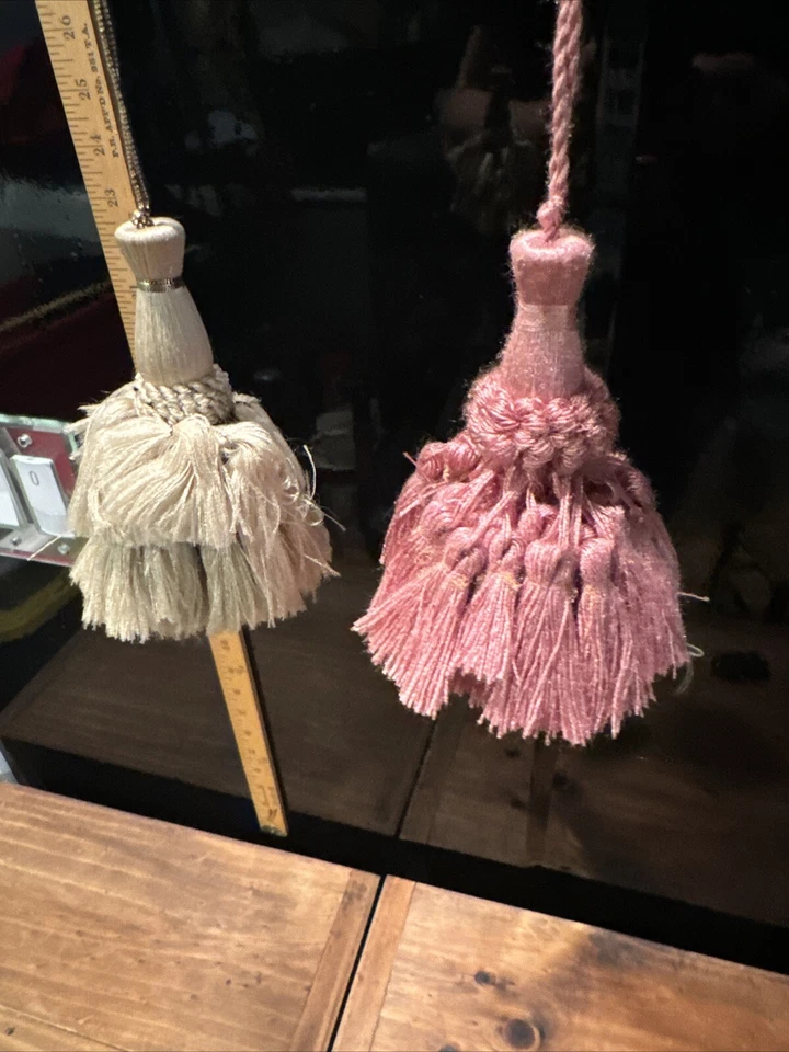 Par Llavero Mueble Borla Francesa Vintage Tonos de Algodón Seda Rojo y Tostado Foto 3 de 3