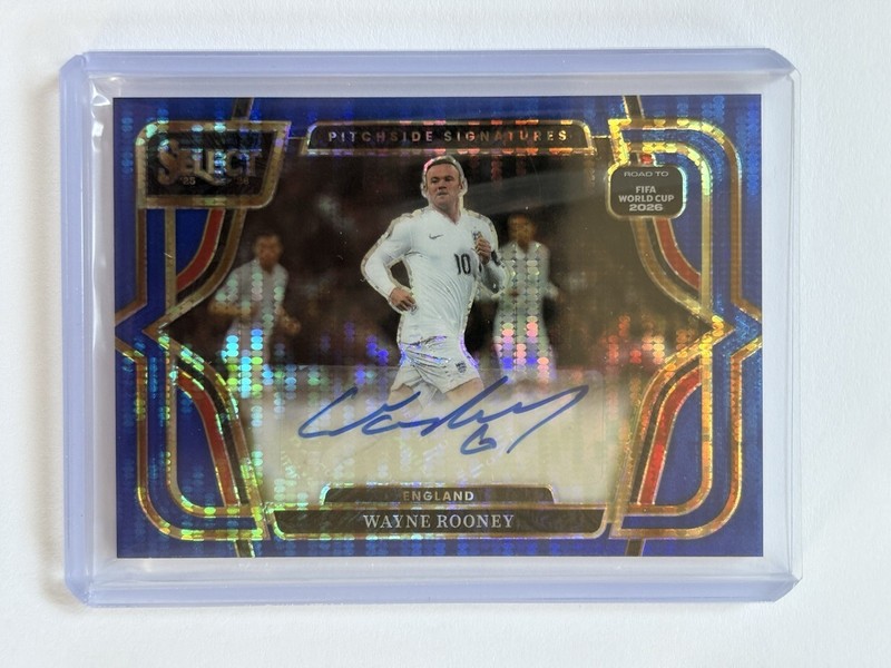2025-26 Select Road to FIFA World Cup Wayne Rooney Pitchside Blue Pulsar Auto