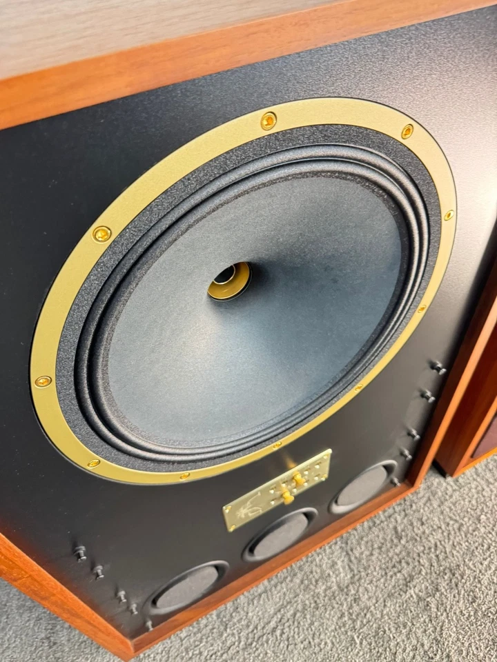 Tannoy Legacy Arden High End Standlautsprecher in Walnuss aus 2023 - Bild 2 von 4