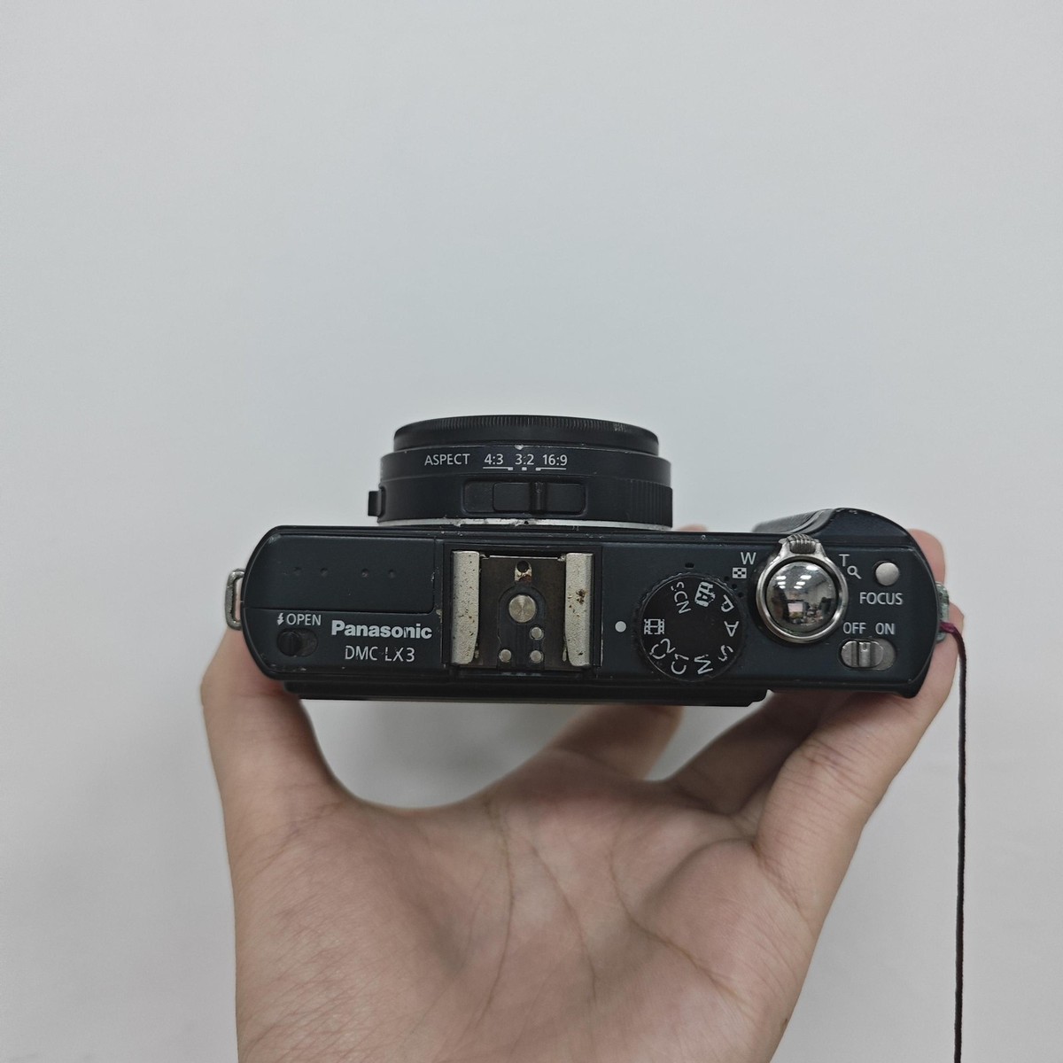 Panasonic Lumix DMC-LX3 2.5x Optical Zoom Digital Compact Camera