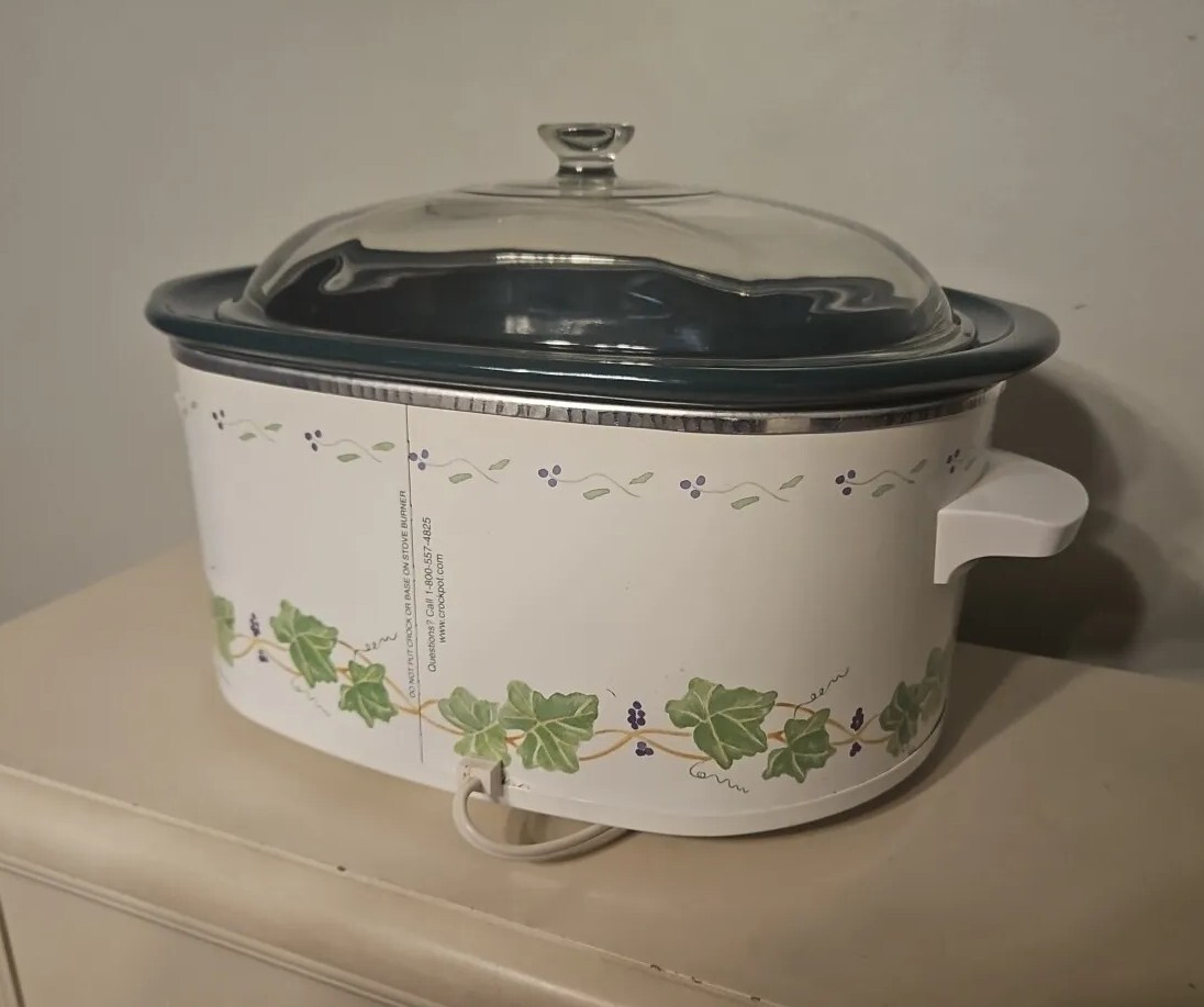 Vintage RIVAL Crock Pot Slow Cooker 6 QT Oval Buffet Ivy Grapes White