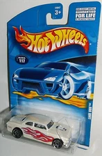 Hot Wheels 2001 Collector #117 Shoe Box Pearl White Red Flames PR5s 50647