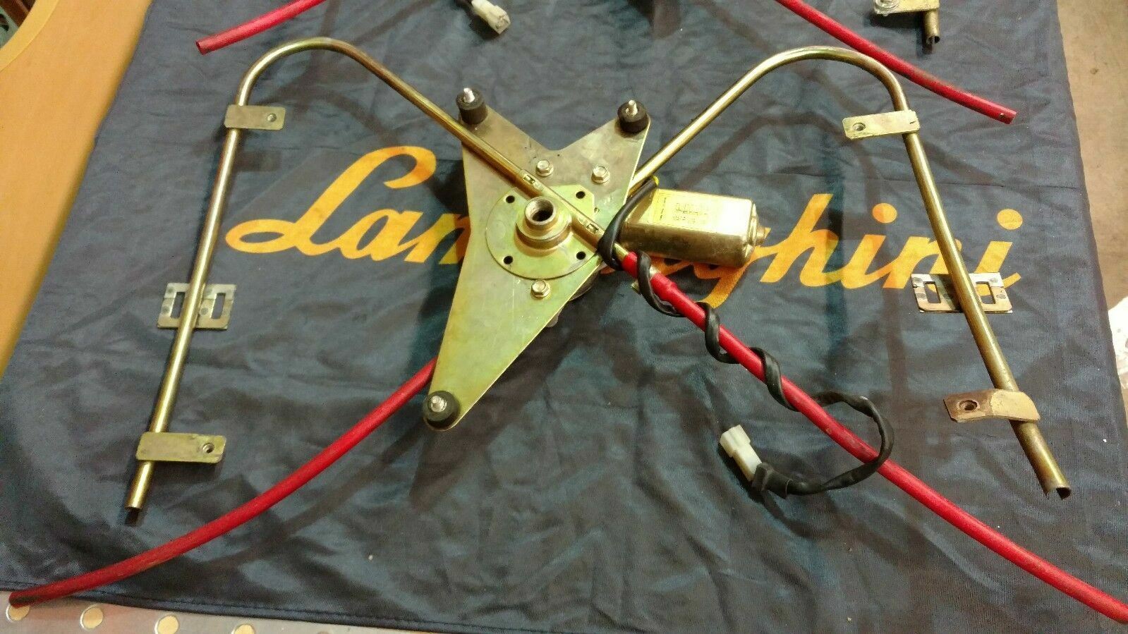 LAMBORGHINI DIABLO PASSENGER RIGHT SIDE DOOR WINDOW TRACK REGULATOR ASSEMBLY OEM
