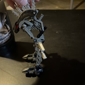 Appears Complete BIONICLE: Rahkshi Vorahk Set 8591 Complete w/ Kraata Canister