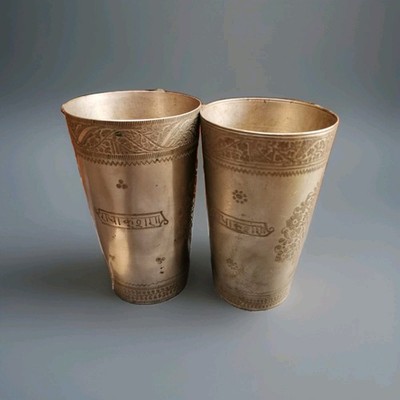 ANTIKE ZINN LASSI BECHER BESCHRIFTET KRISHNA MIT SCHÖNEN BAUMGRAVUREN 16 CM