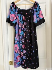 Kelly Reed Floral Pattern Night Dress Size Large