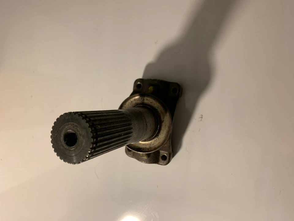 1980-1982 NOS Corvette Differential Side Yoke - Image 4 of 4