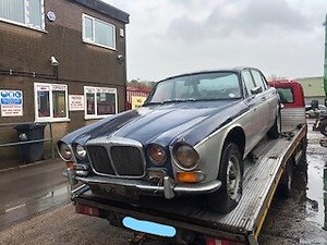 BARN-FIND-1970-039-s-DAIMLER-DOUBLE-SIX-VANDEN-PLAS