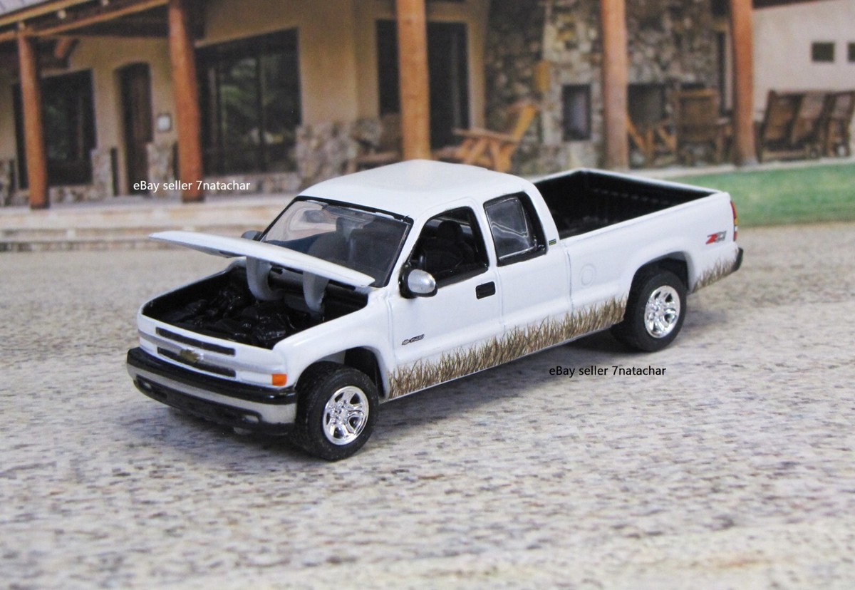 ホビー・楽器・アート 1/25  99 Chevy SiIverado Custom Pickup 1999 Chevy Silverado Street Truck 1/25 Scale Model Kit Build