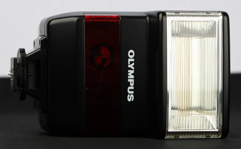 Olympus F280 Full-Syncro Auto Flash Unit - Near Mint - Image 2 of 4