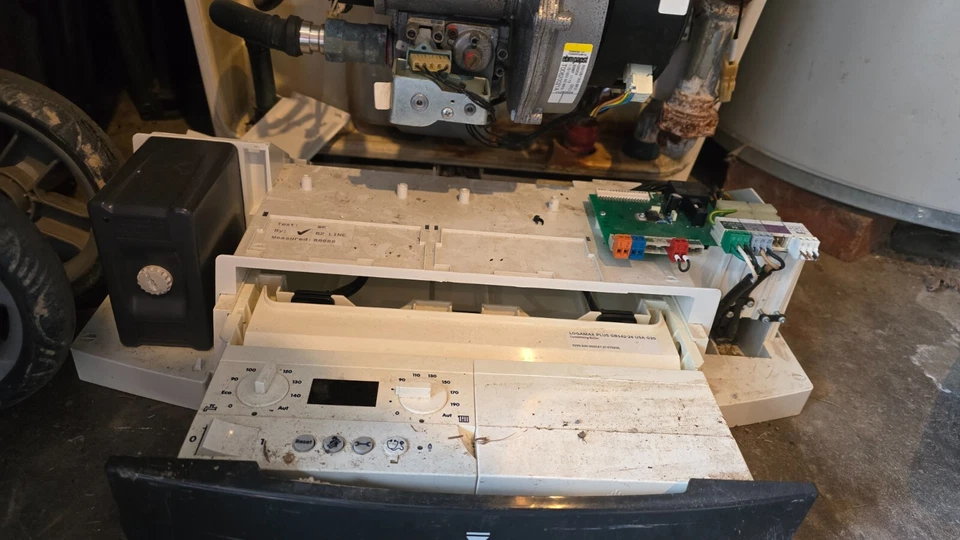 Buderus Logamax plus GB142 usado, para piezas Foto 4 de 4