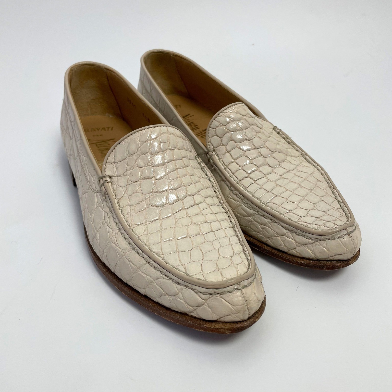 Gravati Neiman Marcus Crocodile Leather Loafers 7.5 Cream Ivory Quiet Luxury