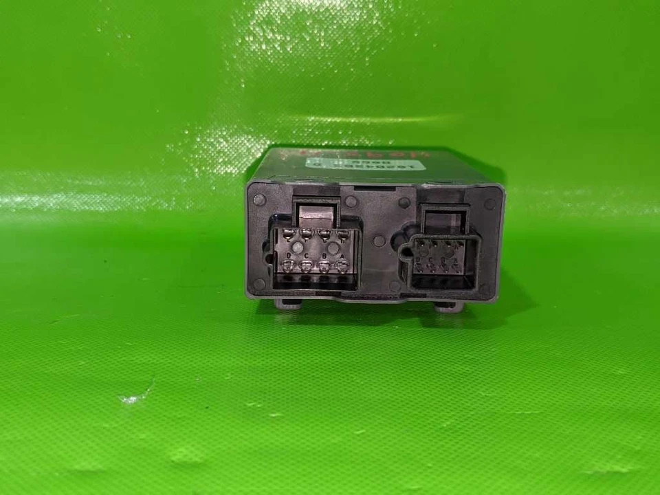 98 GRAND PRIX DAYTIME RUNNING LIGHT CONTROL MODULE OEM 4090-4 - Imagem 3 de 4