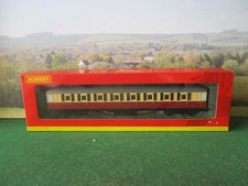 HORNBY 00 61FT6IN CORRIDOR 3RD CLASS COACH CRIMSON/CREAM 'E12506E' CAT NO.R4180