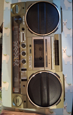 Sharp GF-5757HB Boombox Gold APSS Stereo Kassette AM/FM Kopfhöreranschluss