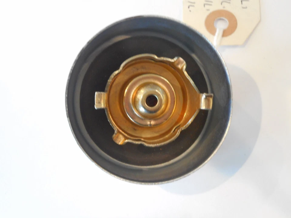 Tapa de tanque de gasolina original Stant GM GTO Camaro Chevelle Firebird 71 72 73 74 OEM Foto 3 de 4