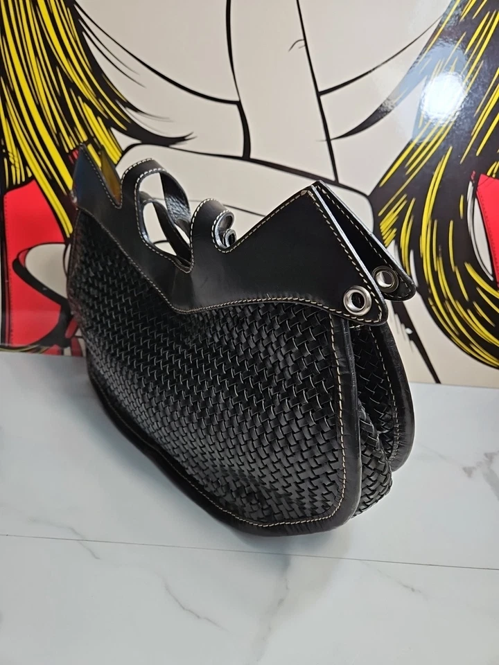 Cartera Karen Millen de cuero tejido negro con doble asa superior 14,5x9x4" Foto 4 de 4