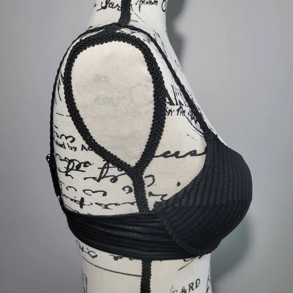 NUEVO CON ETIQUETAS H&M Negro Texturizado Acanalado Bikini Top Correa Ajustable Minimalista Neutro Got Foto 2 de 4