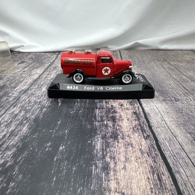 Ford V8 Tank 4434 Solido 1/43 Miniature Car