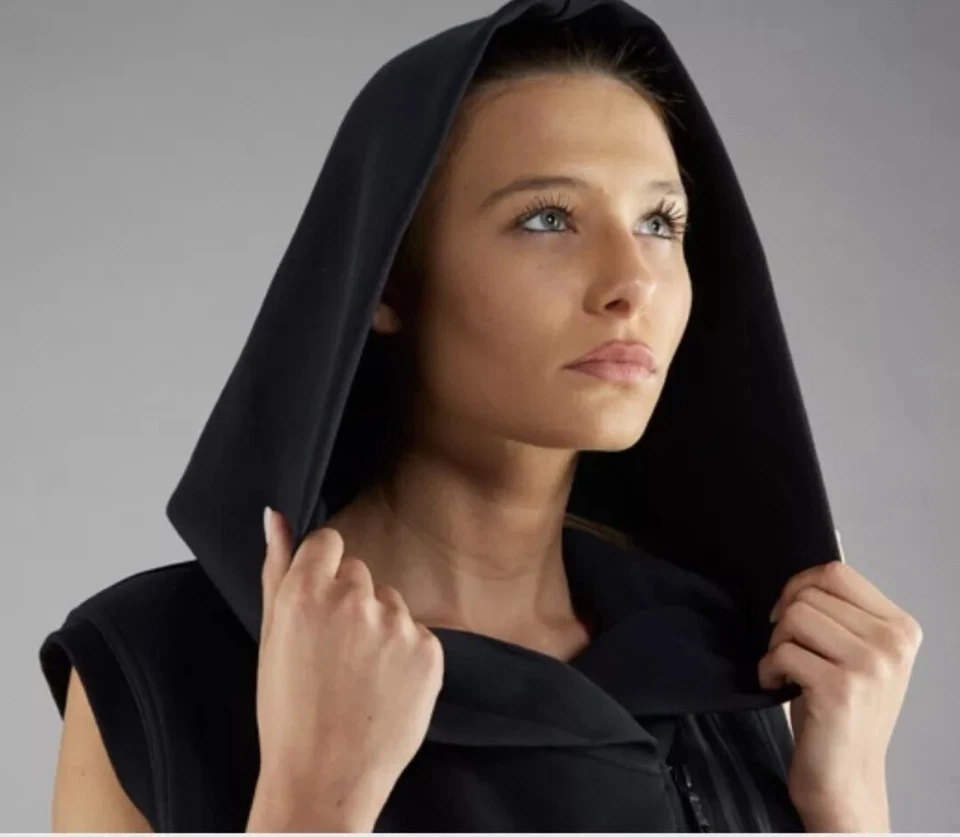 Chaleco con capucha negro polar Nike Sportswear Tech para mujer / 689067 010 / talla grande Foto 2 de 4