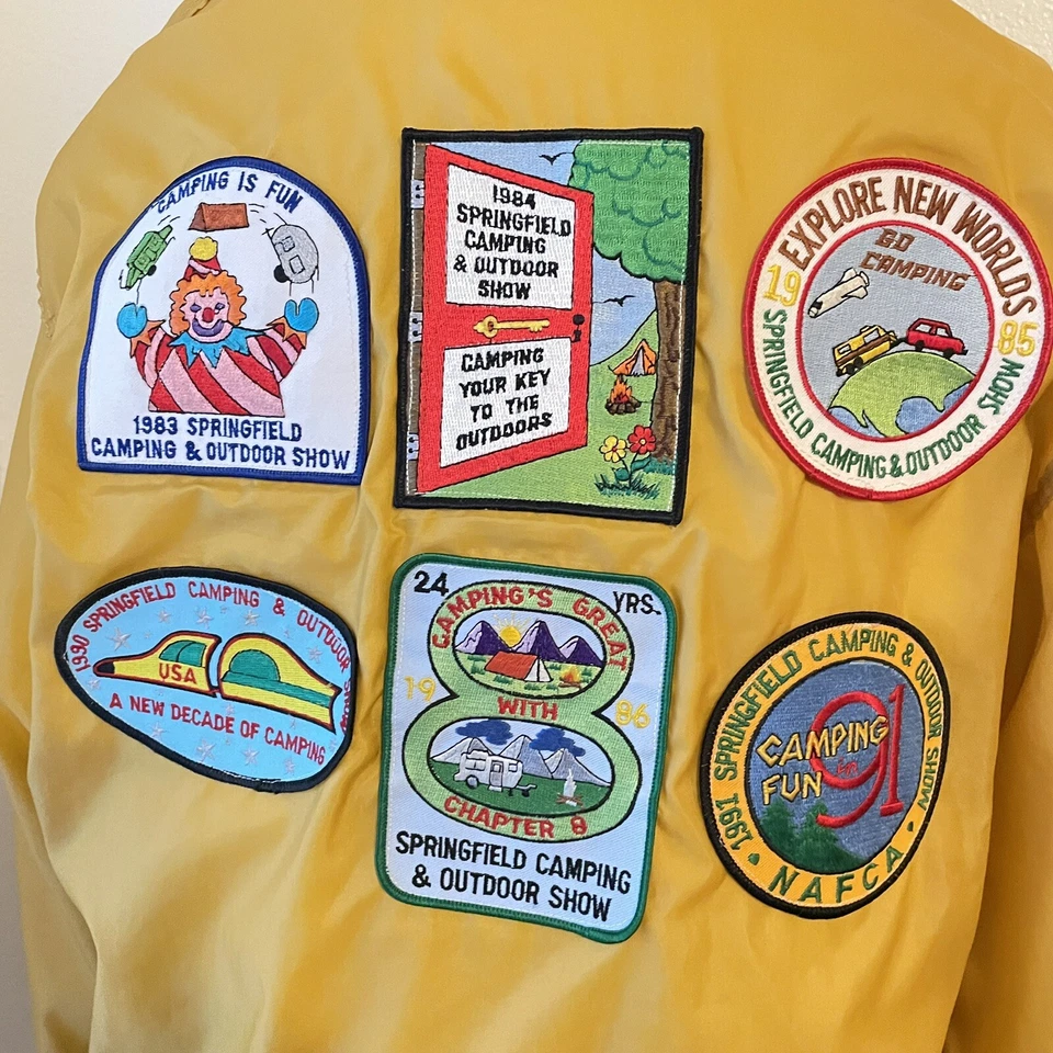 Cortavientos de nailon con parches Springfield MA XS Campers Association de colección de los años 80 Foto 2 de 4