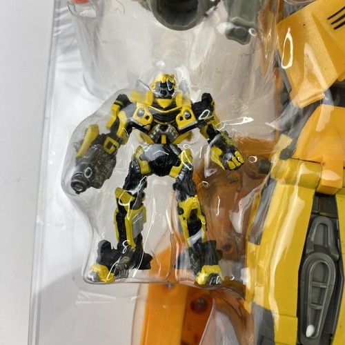 Animatronic Ultimate BUMBLEBEE Transformers Exclusive With Titanium Figure - Picture 3 of 16