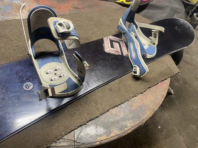 GNU Professional Snowboard 157w. Great Board To Have In Your Collection!