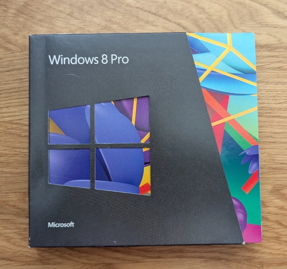 Microsoft Windows 8 Pro Full UK Retail Boxed 64 & 32 bit DVDs with Lic Key - Image 2 of 3