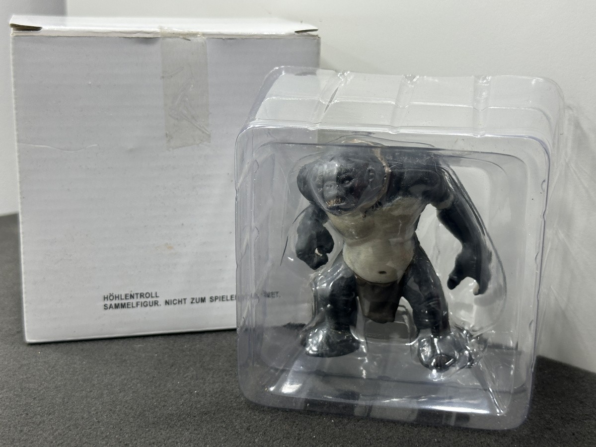 Figura de colección "El Señor de los Anillos" troll de cuevas bajo la montaña...