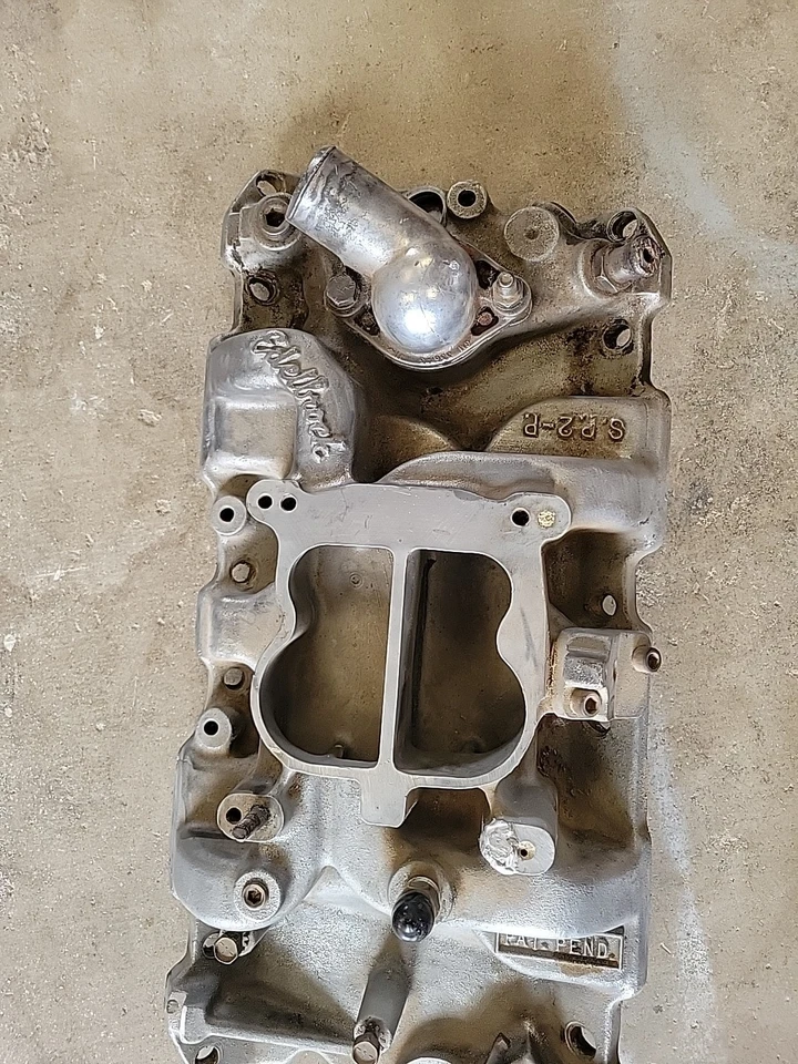 Colector de admisión Edelbrock Performer Chevy bloque pequeño V8 305 327 350 383 400 V8 Foto 3 de 4