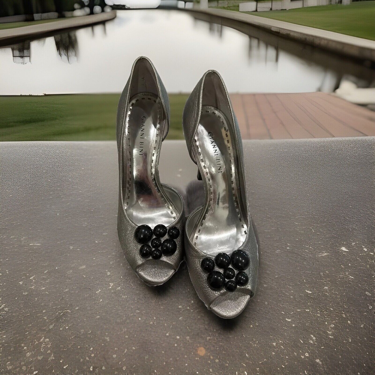 Gianni Bini Silver Leather D'orsay Heels Beautiful Elegant Classy