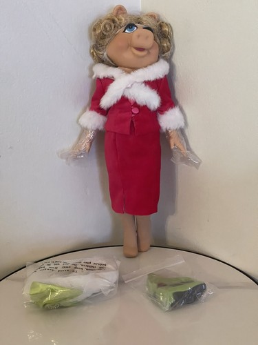 Tonner 16" vinyl Doll Muppets Miss Piggy takes Manhattan “See The Description” - Picture 21 of 24