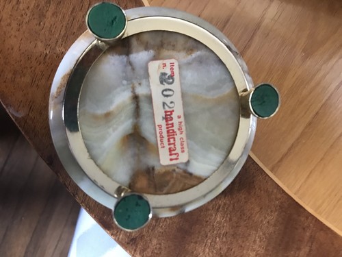 POSACENERE VINTAGE artigianale MARMO ONICE CON BORDO IN METALLO TONO ORO.MCM. - Foto 4 di 4