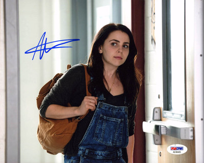 Mae Whitman SIGNED 8x10 Photo Family Guy The Duff PSA/DNA