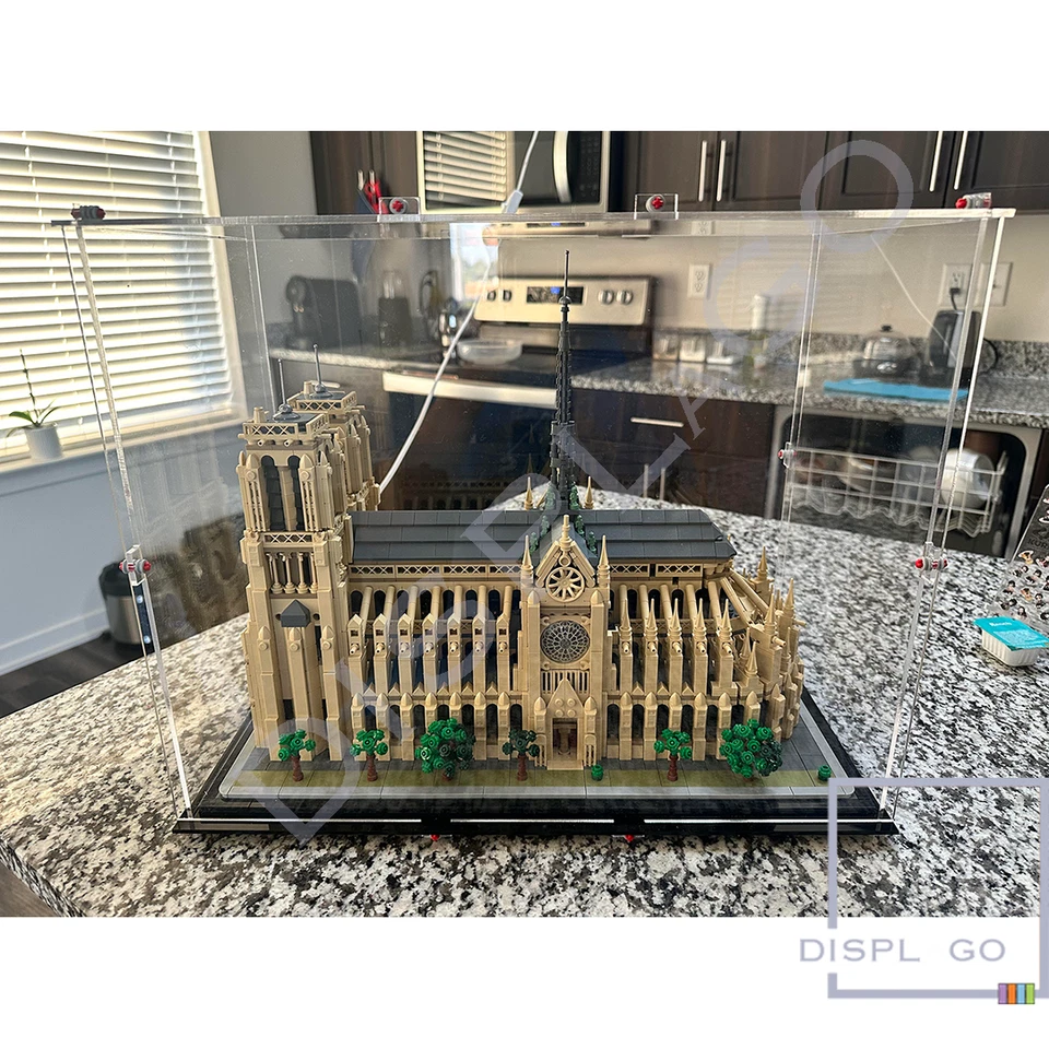 Display Case for LEGO® ARCHITECTURE® 21061 Notre-Dame de Paris - Image 3 of 3