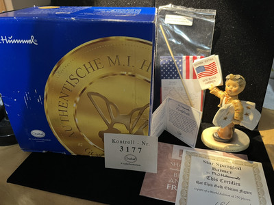Goebel Hummel ''Extra Extra'' God Bless America Star Spangled Banner 5.5  Figurine