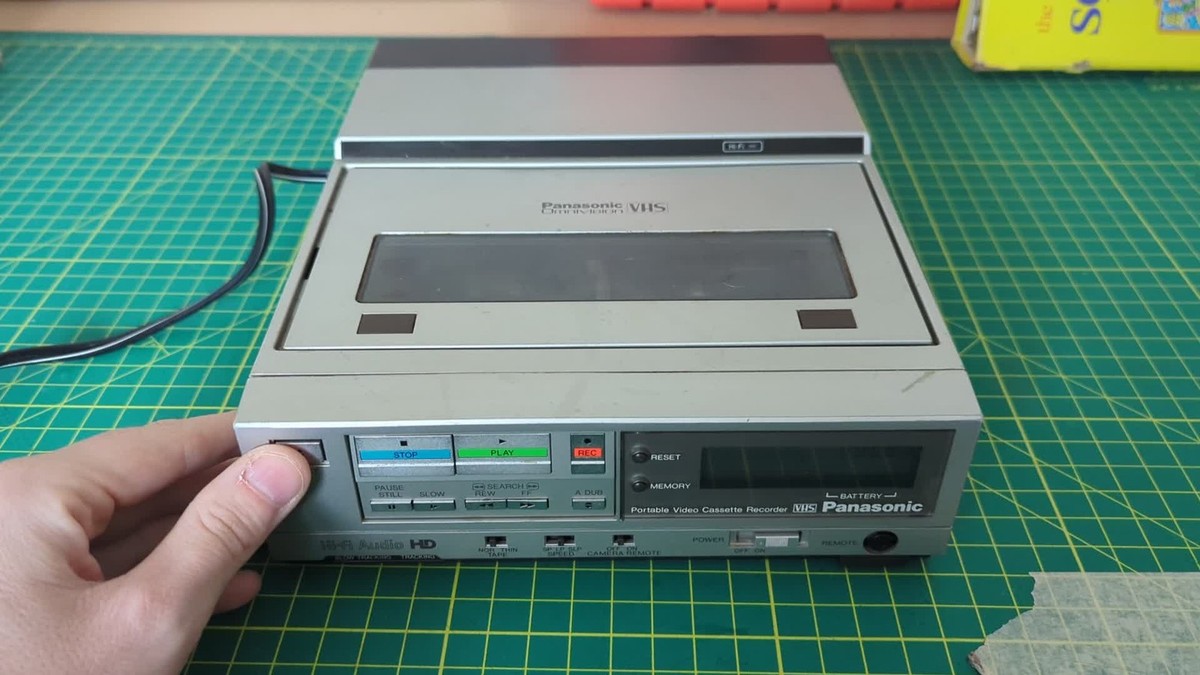 Vintage 1984 Panasonic Omnivision PV-9000 Portable VHS VCR w/ PV