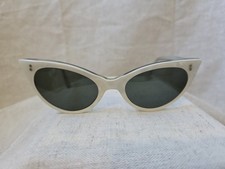 Vintage 60s Frame France 680 Cat Eye Sunglasses Pearl White 46/20 Glass 5-Barrel