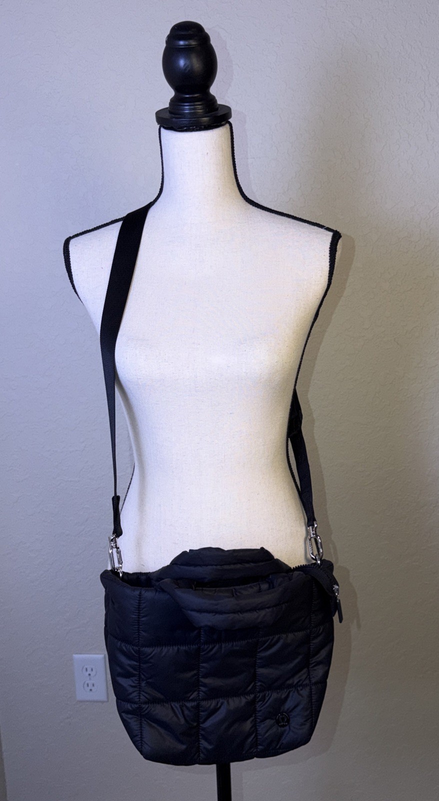Lululemon Quilted Grid Solid Black Crossbody Bag … - image 2