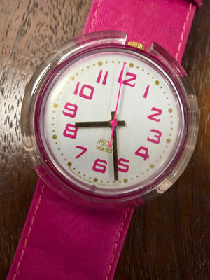 1996 Swatch Framboise PMV100 Midi Pop Pink White Gold Dial 32mm Rare Working